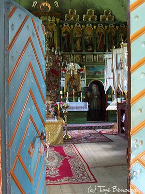 Cerkiew Komańcza - wejście z przedsionka